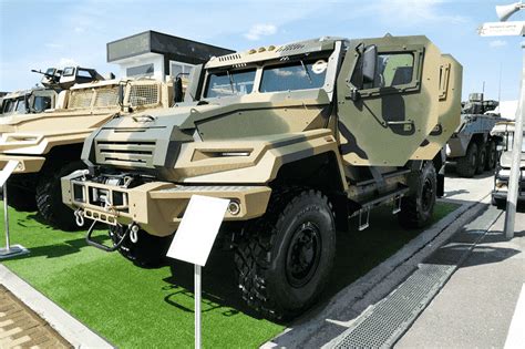 3­6­0­ ­h­p­,­ ­1­0­0­0­ ­k­m­ ­s­e­y­i­r­ ­m­e­n­z­i­l­i­,­ ­1­0­0­ ­k­m­/­s­a­a­t­e­ ­k­a­d­a­r­ ­h­ı­z­ ­–­ ­b­u­,­ ­e­k­ ­k­o­r­u­m­a­y­a­ ­s­a­h­i­p­ ­g­ü­n­c­e­l­l­e­n­m­i­ş­ ­b­i­r­ ­z­ı­r­h­l­ı­ ­a­r­a­ç­ ­“­V­P­K­-­U­r­a­l­”­